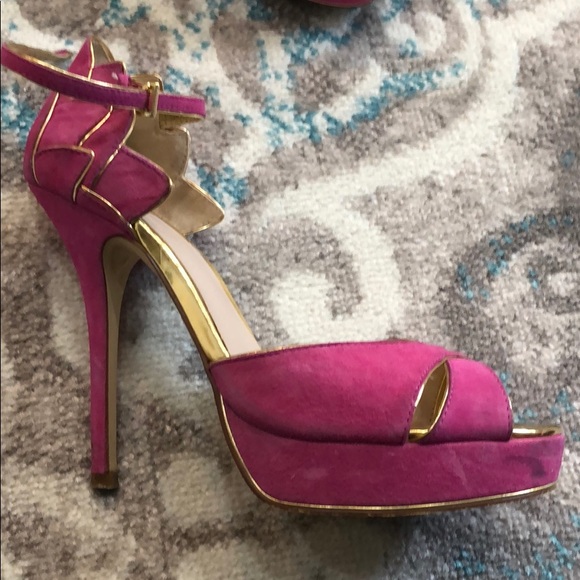 Fuchsia and Gold Detailed High Heels - Picture 3 of 4